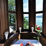 Schlossvilla Miralago Отель Пёрчах-ам-Вёртерзе