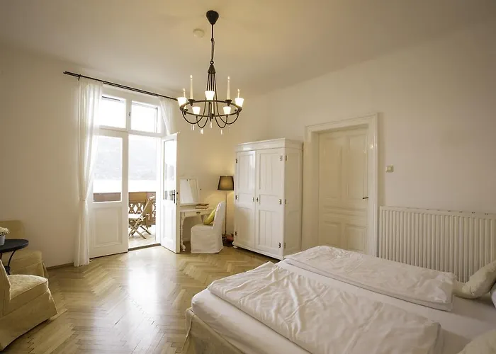 Schlossvilla Miralago Szálloda 4*